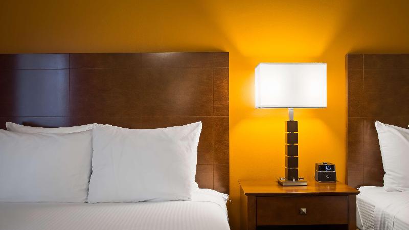 فندق Best Western Falcon Plaza   Bowling Green