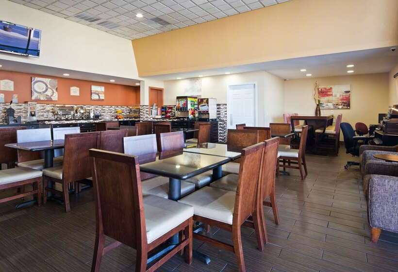 בית מלון כפרי Best Western Green Tree Inn