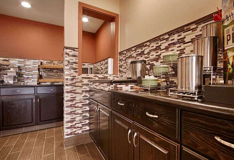 בית מלון כפרי Best Western Green Tree Inn