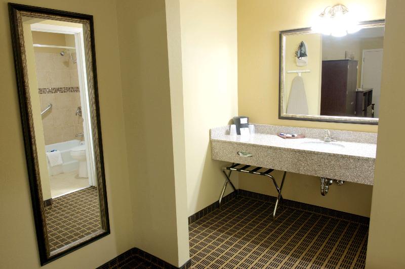 בית מלון כפרי Best Western Green Tree Inn
