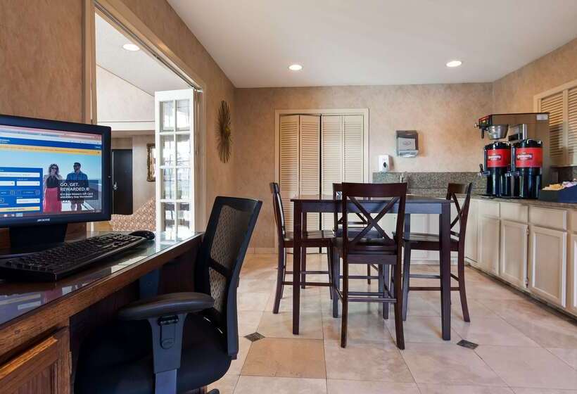 Отель Best Western Of Alexandria Inn & Suites & Conference Center