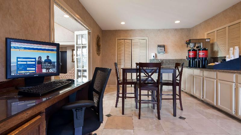 Отель Best Western Of Alexandria Inn & Suites & Conference Center