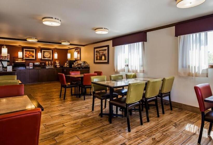 בית מלון כפרי Best Western Paradise Inn