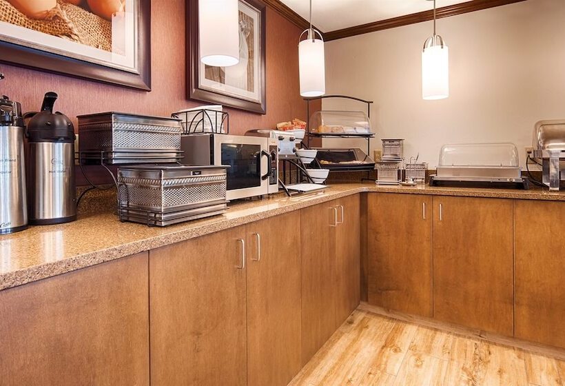 בית מלון כפרי Best Western Paradise Inn