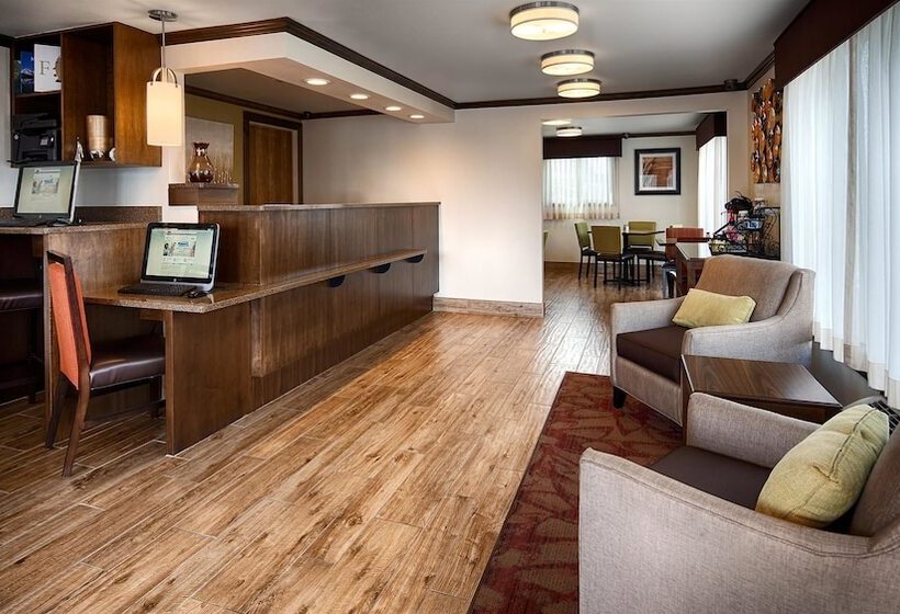 בית מלון כפרי Best Western Paradise Inn