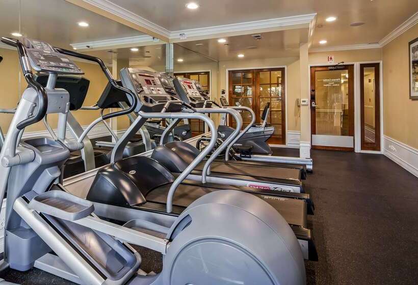 ホテル Best Western Plus Carpinteria Inn