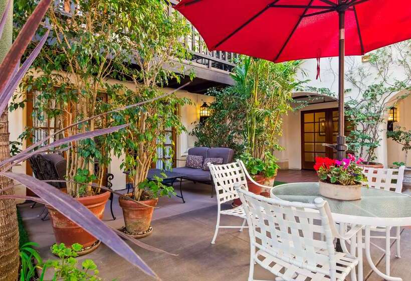 ホテル Best Western Plus Carpinteria Inn