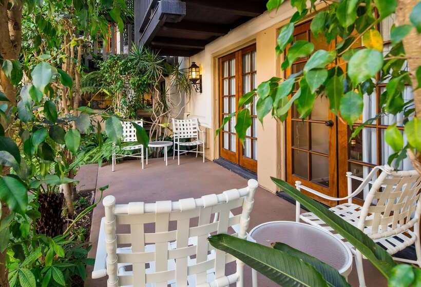 ホテル Best Western Plus Carpinteria Inn