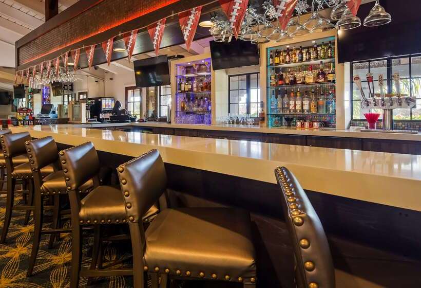 ホテル Best Western Plus Carpinteria Inn