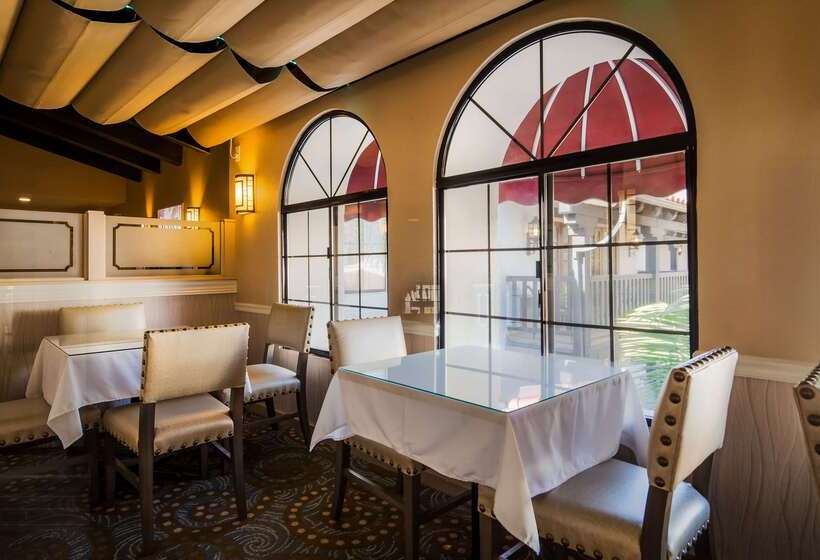 ホテル Best Western Plus Carpinteria Inn