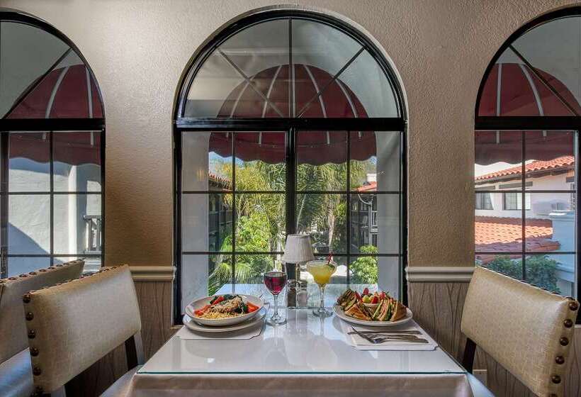 ホテル Best Western Plus Carpinteria Inn