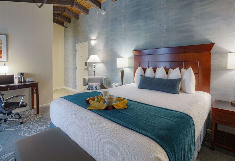 ホテル Best Western Plus Carpinteria Inn