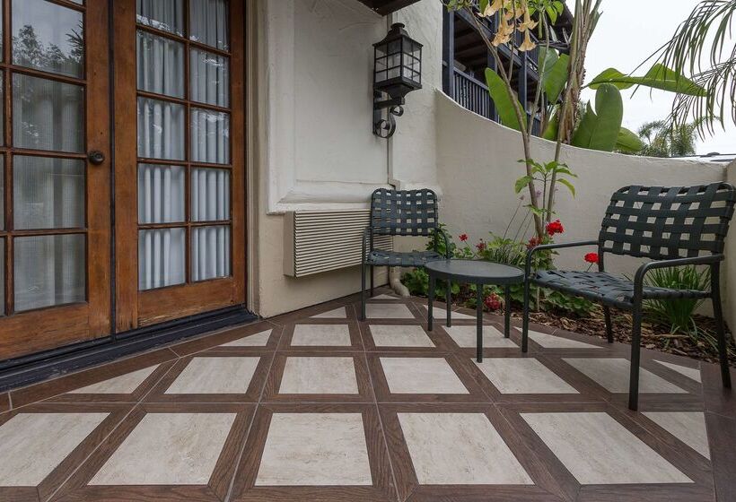 ホテル Best Western Plus Carpinteria Inn