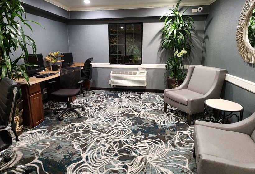 ホテル Best Western Plus Carpinteria Inn