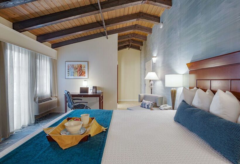 ホテル Best Western Plus Carpinteria Inn