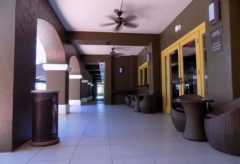 Best Western Plus Deerfield Beach Hotel & Suites