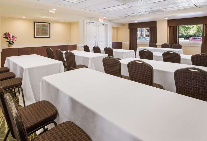 Best Western Plus Deerfield Beach Hotel & Suites