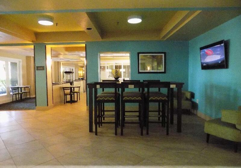 Best Western Plus Deerfield Beach Hotel & Suites