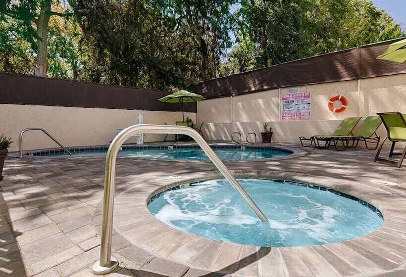 فندق Best Western Plus Glendale