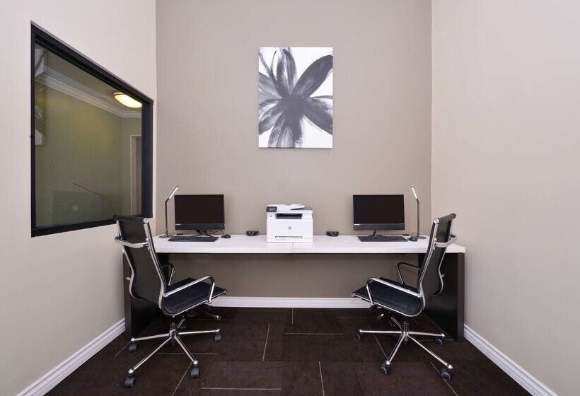 فندق Best Western Plus La Midtown