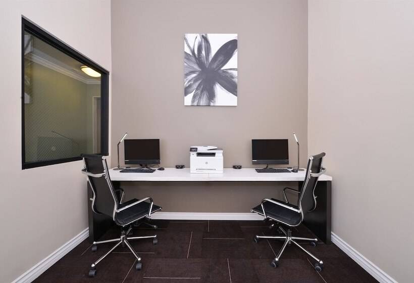 فندق Best Western Plus La Midtown