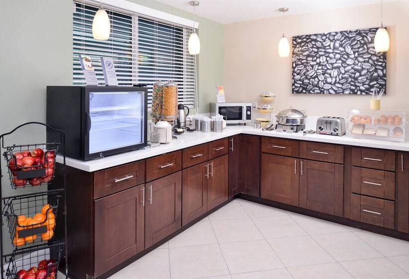 فندق Best Western Plus La Midtown