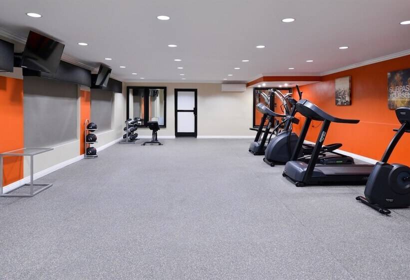 فندق Best Western Plus La Midtown