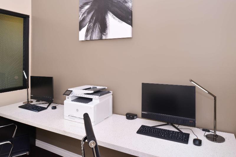 فندق Best Western Plus La Midtown