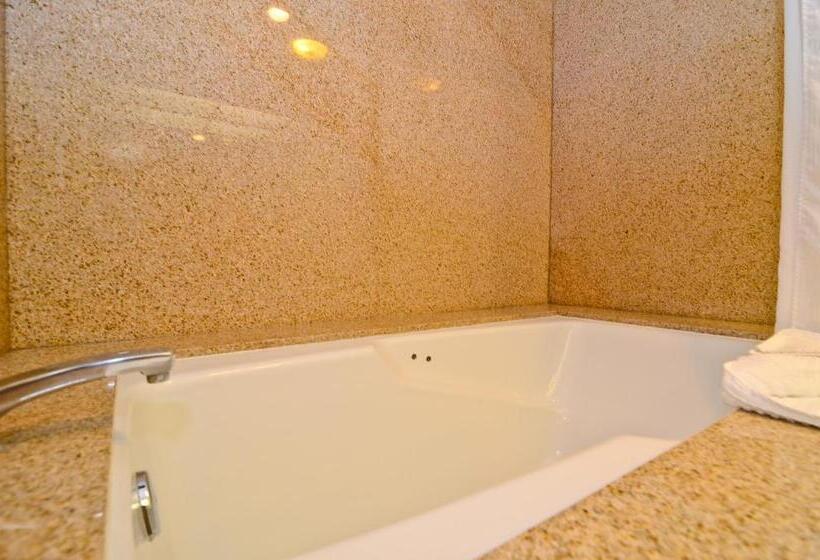 فندق Best Western Plus Newport Mesa Inn