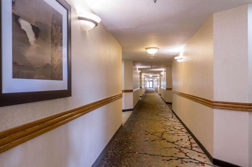 فندق Best Western Plus Newport Mesa Inn