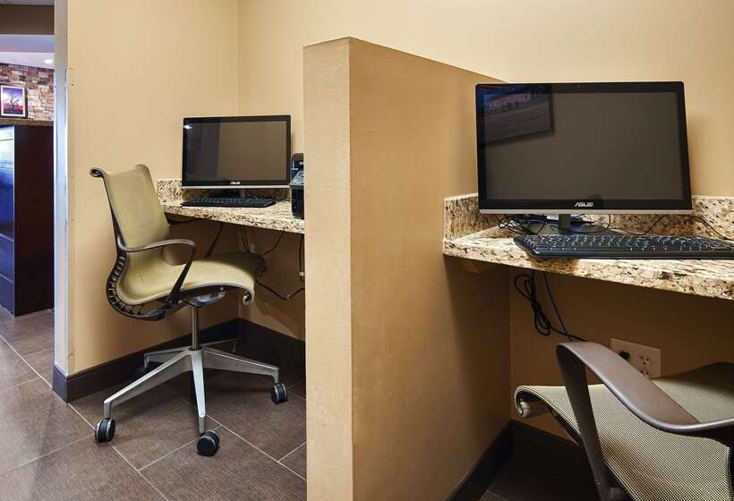 בית מלון כפרי Best Western Plus Night Watchman Inn & Suites