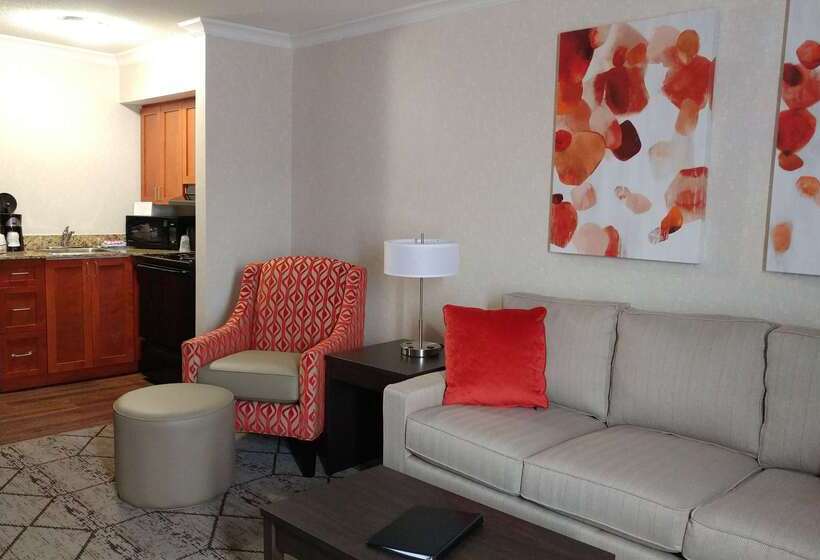 فندق Best Western Plus Rose City Suites