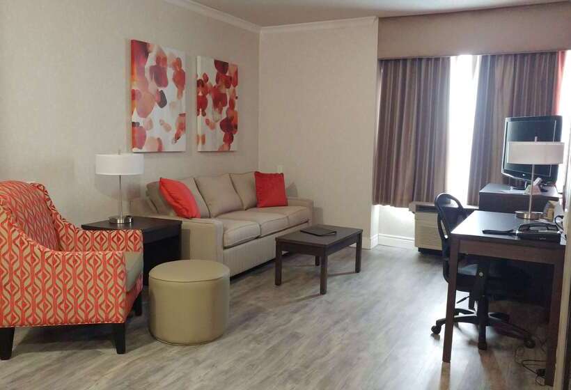 فندق Best Western Plus Rose City Suites