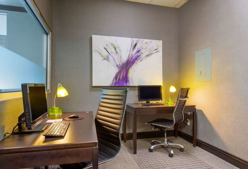 בית מלון כפרי Best Western Plus Village Park Inn