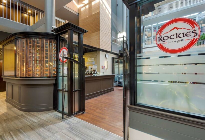 בית מלון כפרי Best Western Plus Village Park Inn