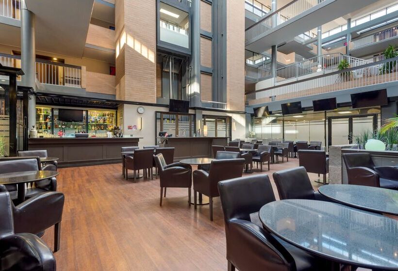 בית מלון כפרי Best Western Plus Village Park Inn