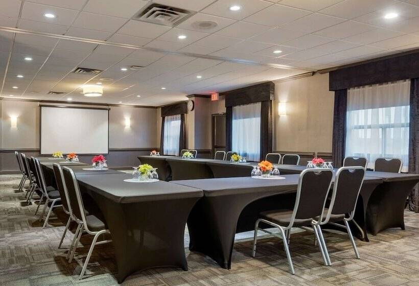 בית מלון כפרי Best Western Plus Village Park Inn