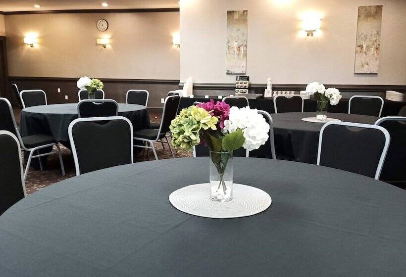 בית מלון כפרי Best Western Plus Village Park Inn