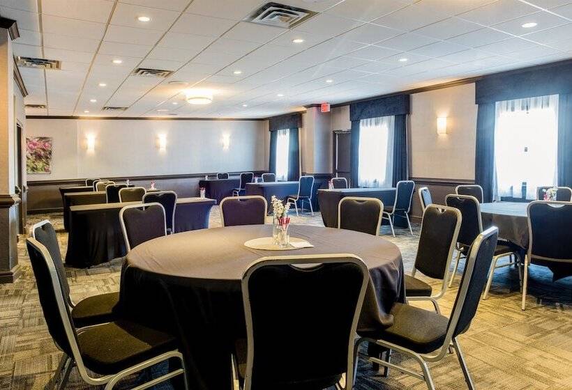 בית מלון כפרי Best Western Plus Village Park Inn