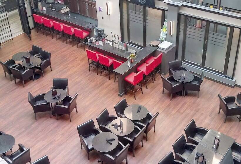 בית מלון כפרי Best Western Plus Village Park Inn