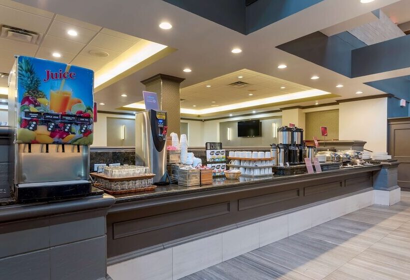 בית מלון כפרי Best Western Plus Village Park Inn