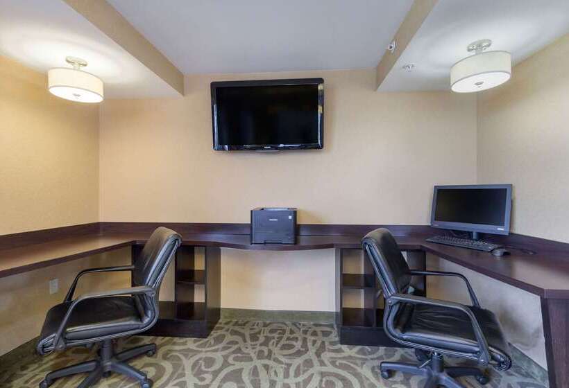 Clarion Hotel Beachwood Cleveland