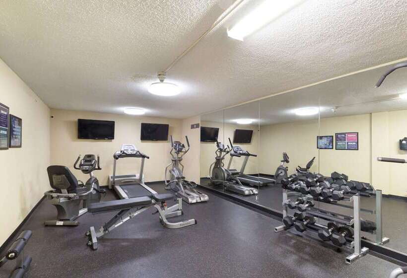 Clarion Hotel Beachwood Cleveland