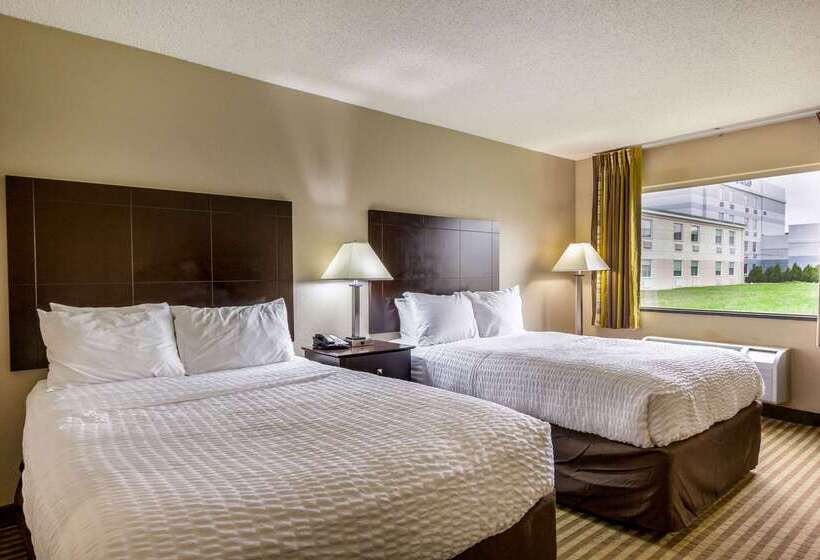 Clarion Hotel Beachwood Cleveland