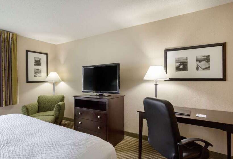 Clarion Hotel Beachwood Cleveland