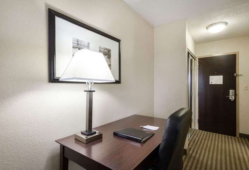 Clarion Hotel Beachwood Cleveland