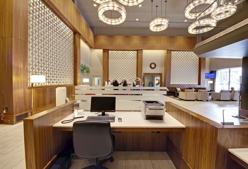 Coast Kamloops Hotel & Conference Centre