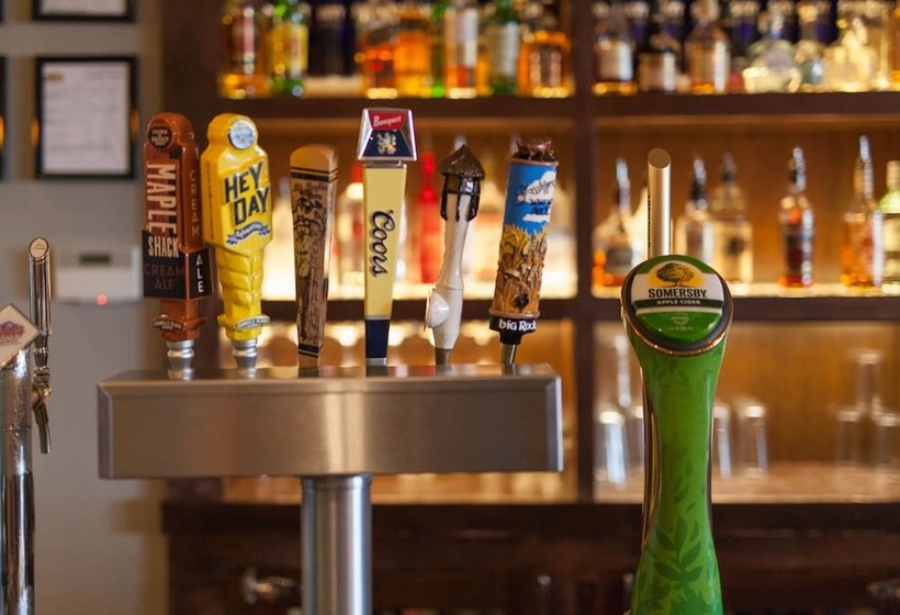 Coast Kamloops Hotel & Conference Centre