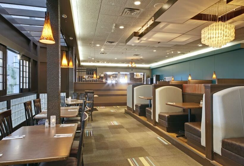 Coast Kamloops Hotel & Conference Centre