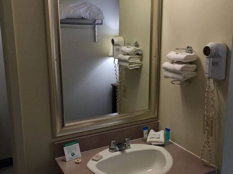 فندق Colonial Inn